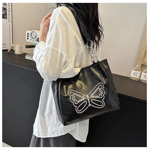 Stylish Butterfly Embroidery PU Leather Tote Bag For Women Large Capacity Shoulder Bag With Metal Chain Strap