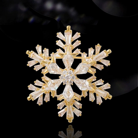 Elegant Snowflake Brooch For Women Gold Plated Copper Rotating Brooch With Zirconia Sparkling Winter Jewelry For Suit Gift