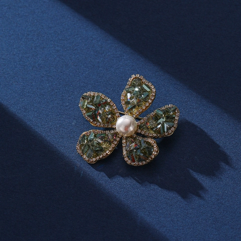 Elegante Spilla A Fiore A Cinque Petali Lega Di Rame Zircone Cristallo Verde Oliva Perla Artificial Sintetica Per Donna