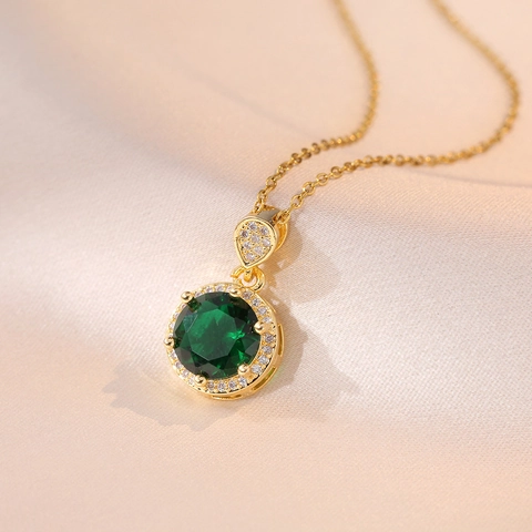 Vintage Round Halo Pendant Necklace Titanium Steel Colorful Gemstone Elegant Geometric Jewelry For Women