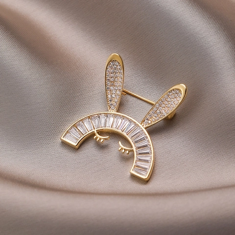 Small Cute Rabbit Brooch Copper Metal With Shiny Zircon Rhinestone Inlaid Animal Shape Pin Jewelry For Women Gift