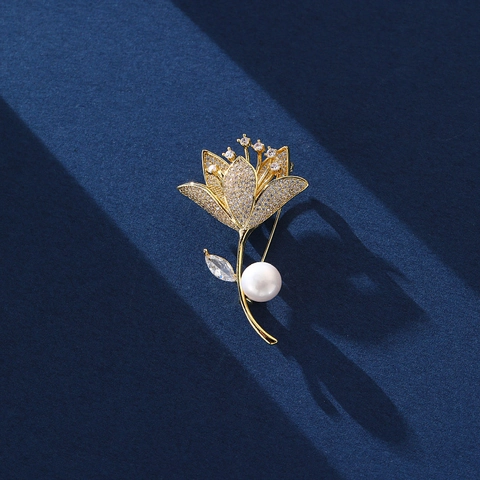 Magnolien Blume Emaille Brosche Mit Süßwasserperle Zirkonia Gold Vergoldet Kupfer Blumen Anstecknadel Schmuck Für Damen Hochzeit Bankett Geschenk