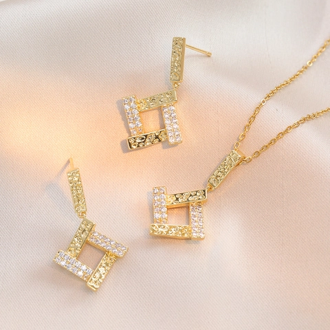 Geometrische Rechthoek Ketting Oorbellen Titaniumstaal Witte Zirkoon Gehamerde Textuur Mode Sieraden