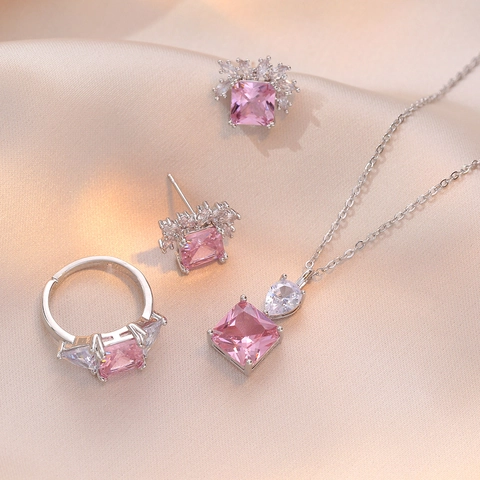 Elegante Titanstahl Rosa Zirkonia Quadratischer Anhänger Halskette Ring Schmuckset Nischen-Design Parfümflaschenform Schlüsselbeinkette Damen