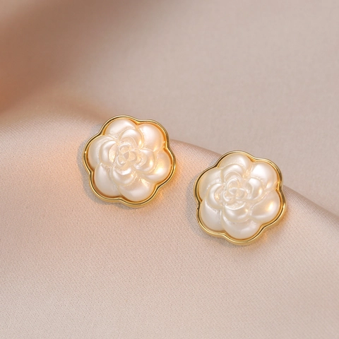 Boucles Oreilles Camélia En Cuivre Doré Élégant Vintage Pétales Résine Blanche Pour Femmes Bijoux Quotidien