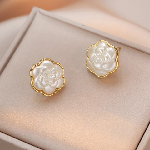 Boucles Oreilles Camélia En Cuivre Doré Élégant Vintage Pétales Résine Blanche Pour Femmes Bijoux Quotidien