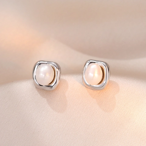 Pendientes de Botón de Perlas Artificiales Cuadradas Irregulares Con Poste de Plata de Ley 925 Minimalistas de Metal Líquido Geométricos Joyería para Mujer