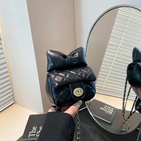 Mini Quilted Crossbody Bag With Large Bow Metal Turn-lock Chain Strap PU Leather Small Square Purse For Women