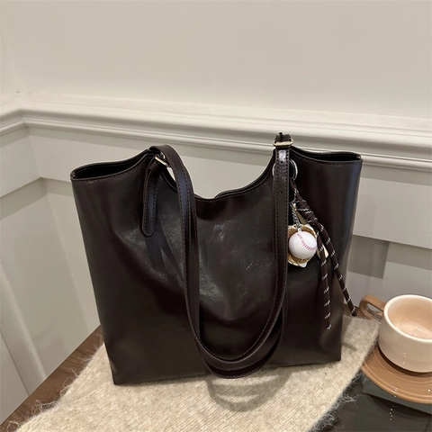 Women Large Tote Bag PU Leather Retro Simple Commute Style With Baseball Charm Solid Color Shoulder Bag