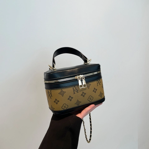 Vintage Monogram Small Square Bag Women PU Leather Fashion Chain Shoulder Bag High Texture Crossbody Handbag Daily Leisure Bag