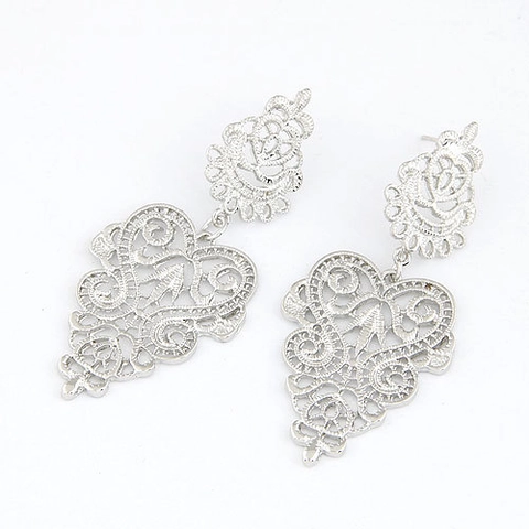 Pendientes Colgantes Huecos Vintage Aleación Patrón Flor Encaje Forma Corazón Estilo Palacio Joyas Elegantes Para Mujeres