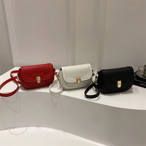 Women Vintage PU Leather Lychee Grain Underarm Shoulder Bag Fashion Retro Small Square Crossbody Bag With Gold Metal Buckle