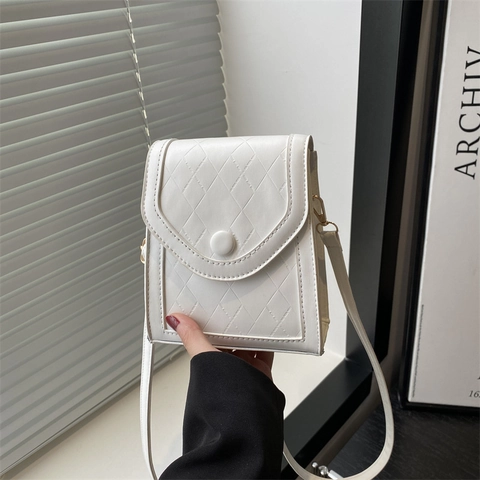 Women Minimalist Quilted PU Leather Crossbody Bag Small Square Phone Bag With Adjustable Strap Daily Casual Fashion Bag