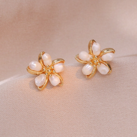 Freshwater Pearl Flower Stud Earrings Gold Plated Copper With Silver Earring Post Elegant Korean Jewelry For Women