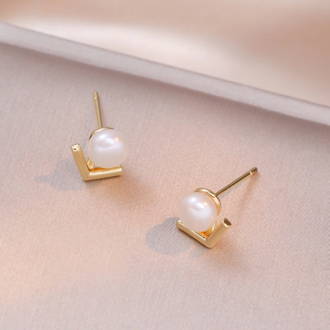 Geometrische V-Form Ohrstecker Mit Süßwasserperle Und Silbernem Ohrsteckerstift Für Damen Minimalistisch Elegant Mode