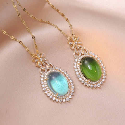 Collier Pendentif Pierre Précieuse Verte Ovale Style Vintage Acier Inoxydable Plaqué Or Zirconium Noeud Bijou Élégant Femmes