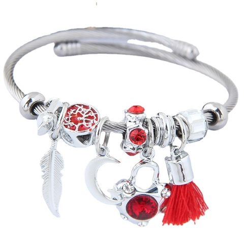 Bracciale Rigido Con Charms In Lega Strass Filo D'acciaio Bohémien Con Piuma Luna Lucchetto A Cuore Albero Della Vita E Nappa