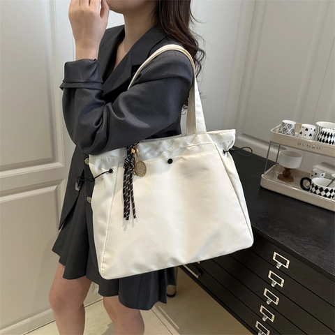 Women Large Capacity Nylon Tote Bag Lightweight Solid Color Shoulder Bag With Drawstring And Tennis Racket Charm For Daily Commute
