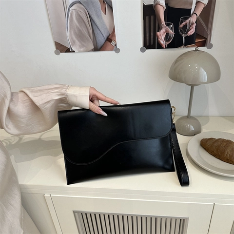 Women Simple PU Leather Envelope Clutch Bag Vintage Asymmetric Curved Flap Handheld Underarm Bag Solid Color Fashion Handbag