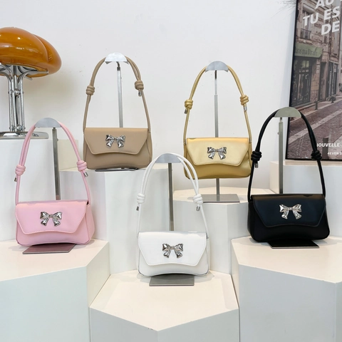 Women PU Leather Shoulder Bag With Metal Bow Minimalist Knotted Strap Small Square Bag Fashion Commuter Underarm Bag Jewelry