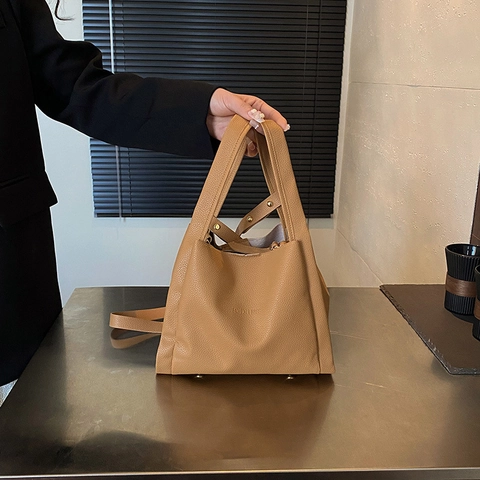 Borsa a Secchiello in Pelle PU con Grana di Pietra Minimalista E Borsa Interna Per Donna Borsa a Tracolla Versatile Con Borchie