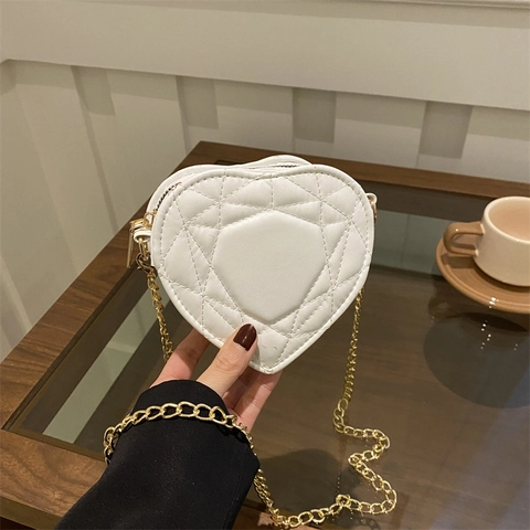 Bolso Bandolera Acolchado en Forma de Corazón para Mujer Cuero PU Costuras Geométricas Correa de Cadena de Metal Elegante Mini Bolso Accesorio