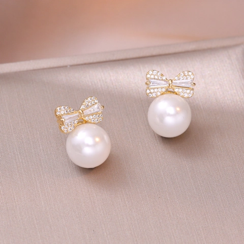 Elegante Schleife Künstliche Perlen Ohrhänger Kupfer Zirkon Inkrustiert Mit Silver Earring Post Vintage Stil Für Damen