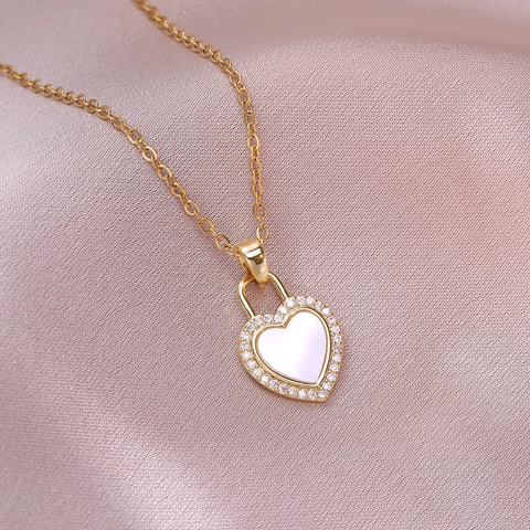 Titanium Steel Heart Pendant Necklace For Women Gold Plated Mother Of Artificial Pearl Inlaid Zircon Simple Fashion Clavicle Chain