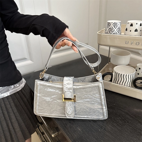 Vintage Crinkled PU Leather Underarm Bag For Women Minimalist Chic Shoulder Crossbody Bag With Gold Metal Buckle