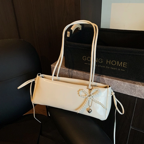 Fashion Women's PU Leather Underarm Bag With Pearl Bow Heart Pendant Korean Style Commuter Shoulder Bag Solid Color Baguette Bag