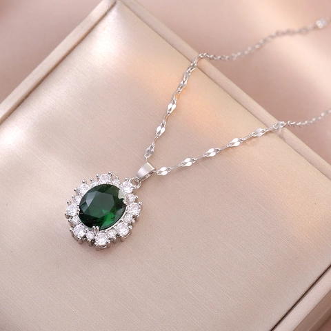 Collana Pendente Zircone Verde Smeraldo Retro Acciaio Titanio Rame Ovale Halo Fiore Gioielli Per Donne Elegante Stile Vintage
