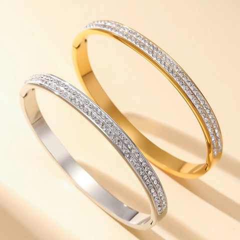 Elegante Dames Armring Roestvrij Staal Gepolijst Rijen Strass Ingelegd Scharniersluiting Luxe Sieraden