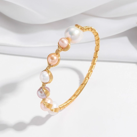 Bracciale in Rame Placcato Oro Avvolto a Mano Con Perla d'Acqua Dolce Naturale Stile Barocco Bracciale Aperto Regolabile Donna