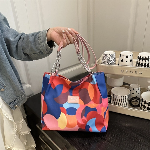 Kleurrijke Nylon Tote Bag Met Abstracte Geometrische Print Voor Dames Grote Capaciteit Handtas Met Metalen Ketting En Leer