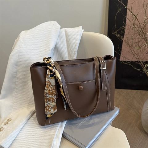 Borsa Tote in Pelle PU alla Moda con Sciarpa in Seta Cuciture a Contrasto Grande Capacità Borsa a Tracolla a Mano da Donna