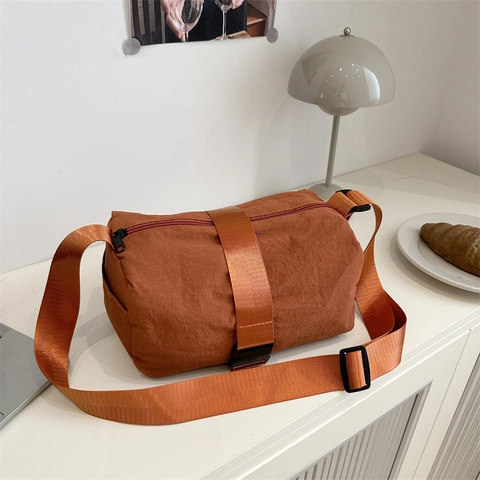 Casual Nylon Crossbody Bag Large Capacity Solid Color Messenger Bag With Wide Adjustable Strap For Travel Sports