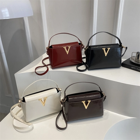 Women Crossbody Handbag Glossy PU Leather Square Flap Bag With Metal V Buckle Top Handle Adjustable Strap Elegant Casual