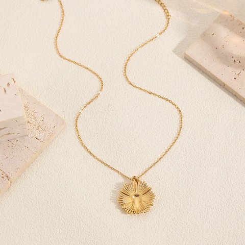 Collana Con Ciondolo Girasole Ape Acciaio Inossidabile Placcato Oro Texture Radiale Stile Pastorale Semplice Gioielli Donna