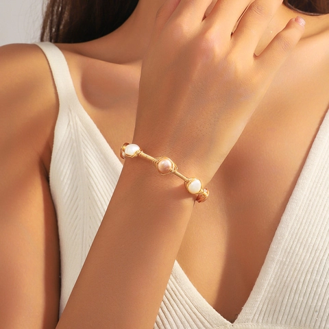 Bracciale Rigido In Rame Fatto A Mano Con Künstliche Perle Naturali D'acqua Dolce Elegante Vintage Aperto Per Donna