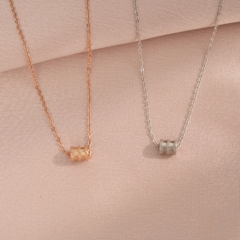 Collar Elegante Con Colgante Cilíndrico Para Mujer Joyería Minimalista De Acero De Titanio En Tono Oro Rosa Y Plata