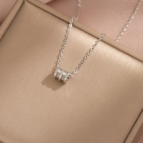 Collar Elegante Con Colgante Cilíndrico Para Mujer Joyería Minimalista De Acero De Titanio En Tono Oro Rosa Y Plata
