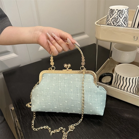 Vintage Women Handbag Retro Kiss Lock Clasp Bag Textured Fabric With Gold Metal Handle And Chain Strap Evening Party Elegance