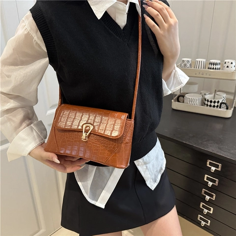 Sac Bandoulière Femme Motif Crocodile Polyuréthane Petit Carré Serrure Métallique Dorée Noeud Mode Sac à Main