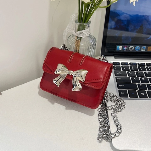 Damen Mini Quadratische Umhängetasche Süße Metallische Schleifen Dekoration Silberkette PU Leder Mode Schultertasche