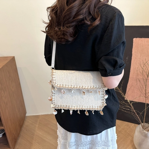 Women Woven Straw Crossbody Bag Shell Tassel Bohemian Summer Beach Vacation Square Shoulder Purse