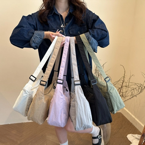 Women Large Capacity Nylon Crossbody Bag Lightweight Waterproof Shoulder Bag For Travel Daily Commute Casual Satchel Purse