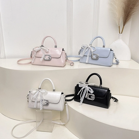 Nische Design PU Lackleder Kleine Quadratische Tasche Mit G Metall Schnalle Perle Spitze Charme Schulter Umhängetasche Für Damen