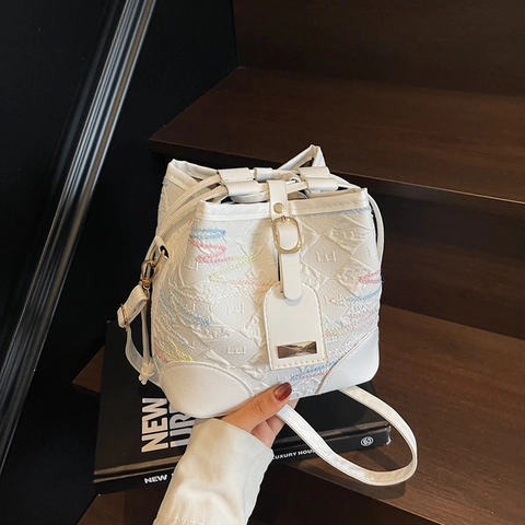 Borsa a Secchiello con Coulisse da Donna di Nicchia 2025 Ricamo a Onde Colorate in Pelle PU Borsa a Tracolla Versatile Borsa Estiva