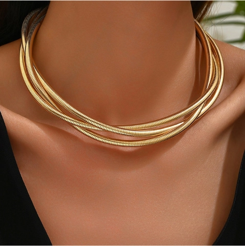 Minimalistische Mehrlagige Schlangenkette Halskette Für Damen Legierung Geflochtene Wickel Choker Mode Verstellbare Schmuck