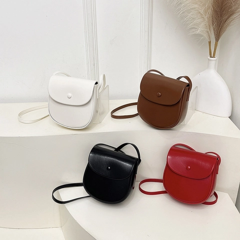 Vintage PU Leder Satteltasche für Damen Retro Minimalistische Kleine Umhängetasche Verstellbarer Riemen Mode Handtasche